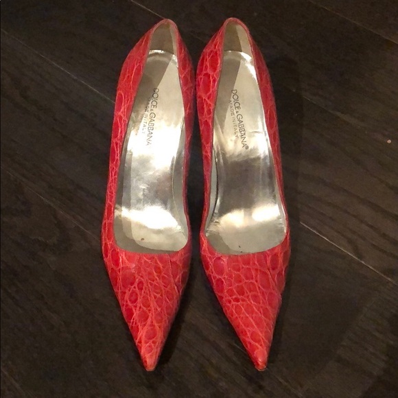 Dolce & Gabbana red Crocodile High Heels. Sz 38